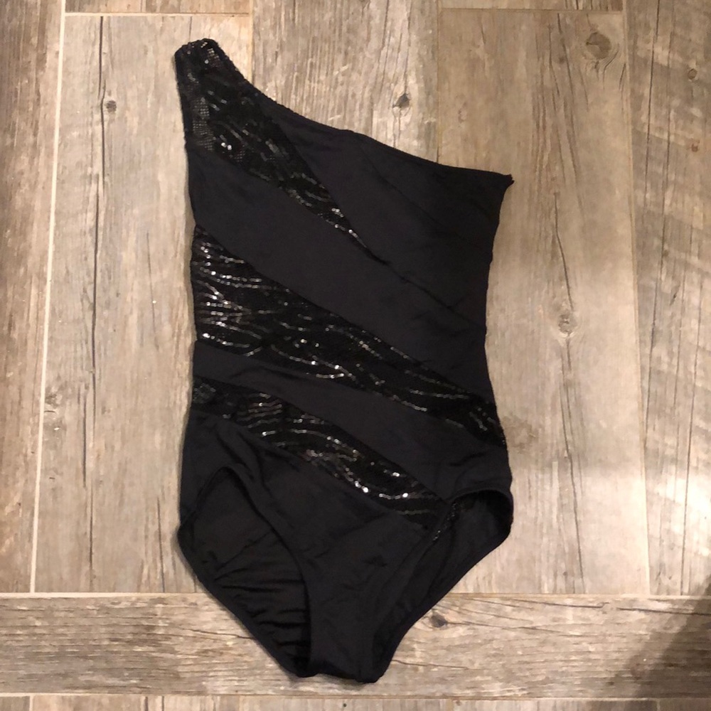 Carmen Marc Valvo swim